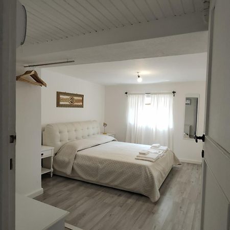 Villa Unica - Appartamenti Alba E Tramonto Isola Rossa  Exterior foto