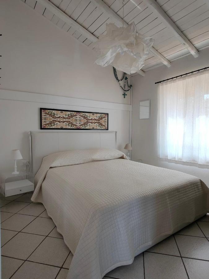 Villa Unica - Appartamenti Alba E Tramonto Isola Rossa  Exterior foto